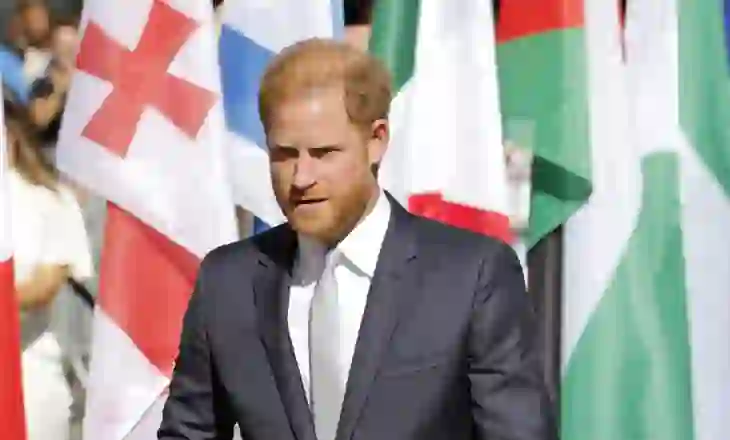 Princi Harry përballet me një “stalker” gjatë vizitës në Mbretërinë e Bashkuar