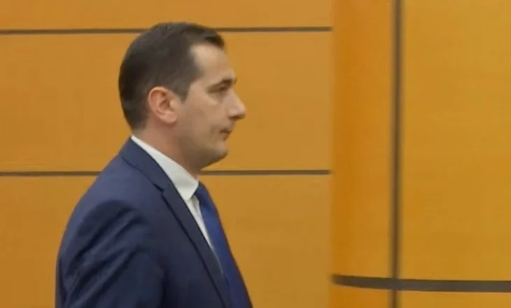 Prokurori Klodian Braho dorëzon platformën për drejtues i SPAK