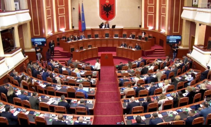 “Pse nuk dilni me kandidatin, po e takoni natën?”/ Këlliçi -Ballës: Një pjesë e mirë e grupit të PS do ta votojnë Binajn