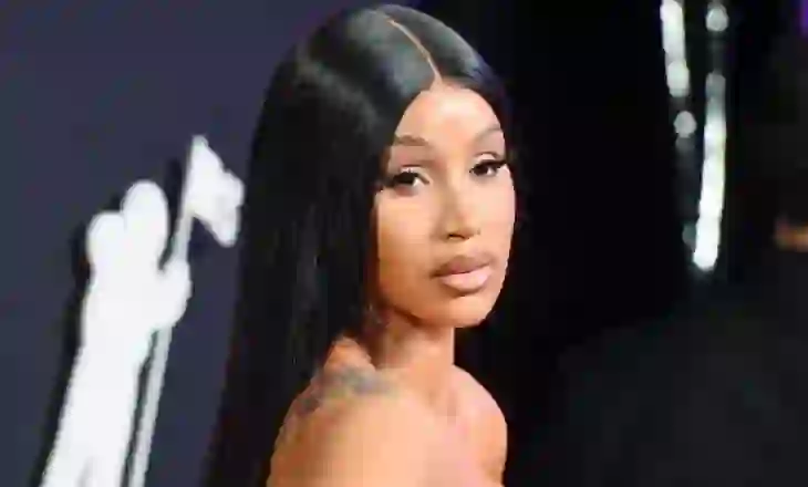 ‘Pse vazhdon të mbetesh shtatzënë?’, Cardi B jep përgjigjen që askush nuk e priste!
