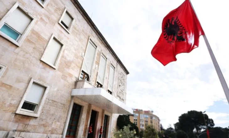 Qeveria liron nga detyra prefektët e Vlorës dhe të Fierit, ja kush i zëvendëson