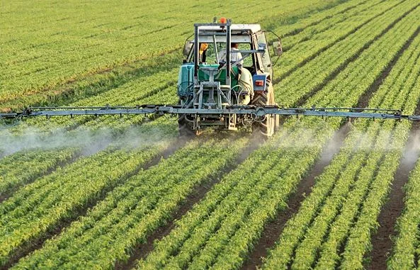 Qeveria rikthen kompensimin e TVSH-së në bujqësi nga viti 2026