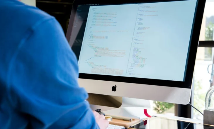 Qeveria rrit tatimin për industrinë e softuerit, sektori i IT hyn në regjim të ri fiskal