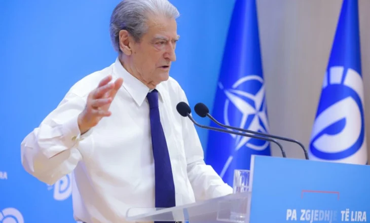 “Qytetarët s’përballojnë dot çmimet e kullave”, Berisha akuzon qeverinë: 56 mijë apartamente bosh, ekonomia mbahet me..
