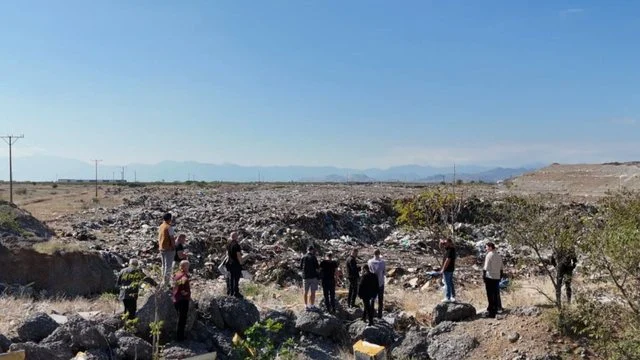 Qyteza shqiptare mbushet me plehra/ Banorët protestojnë, mbeturinat vijnë nga 10 komuna të vendit