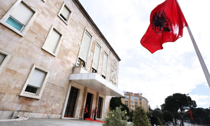 Rama emëron dy zv.ministra të rinj te Arsimi dhe Mjedisi, lirohet nga detyra kreu i Agjencisë së Mjedisit