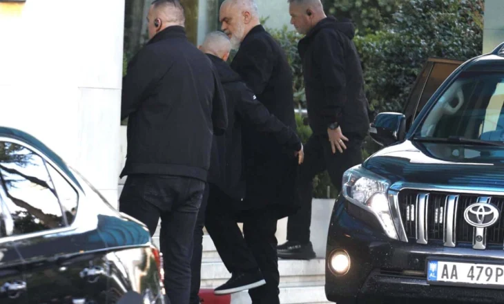 Rama mbledh strukturat e PS për Tiranën, nxjerr në terren “peshat e rënda” për të mbështetur Manastirliun…