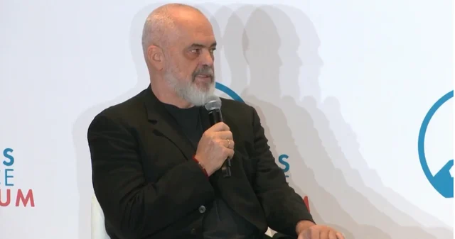 Rama, si një ‘lider global’ kritikon BE-në nga Parisi: Ende nuk ka një plan europian paqeje