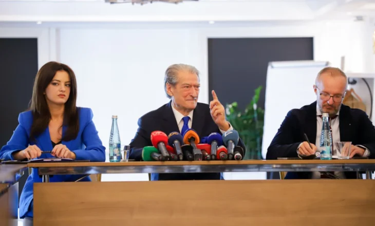 “Raporti më thelbësor është ai me zgjedhësit”, Berisha me deputetët e rinj: Mos i shkëpusni kurrë lidhjet me ta