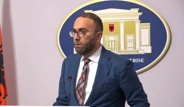 Raporti OSBE/ Bardhi denoncon: Balluku dhe banda e saj intimiduan votuesit dhe administratën publike në Fier