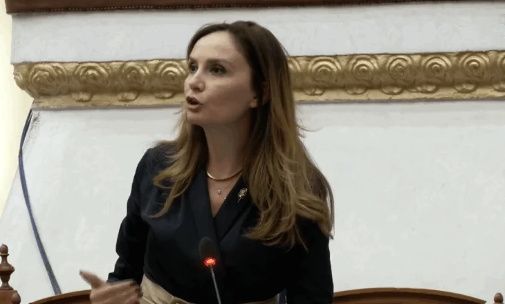 Raportimi i Çelës, Tabaku: Kriza që ka sot ekonomia, pastrimi i parave në ndërtim; Gjekmarkaj: Diskurs i ndërtuar mbi një paradoks