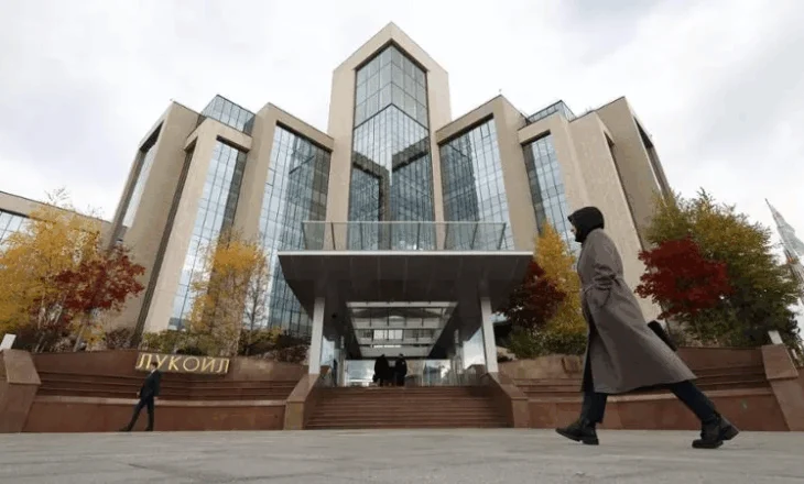 Rusia në vështirësi, industria dhe prodhimi në krizë. Kompanitë e naftës në kolaps