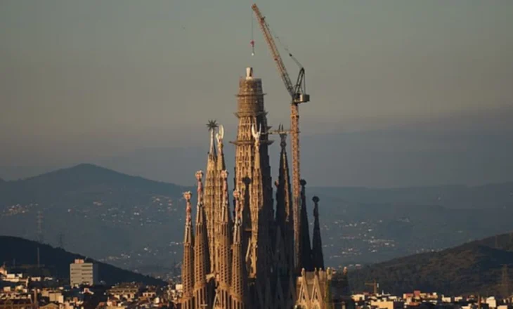 Sagrada Familia bëhet kisha më e lartë në botë, tejkalon Ulmer Münsterin të Gjermanisë