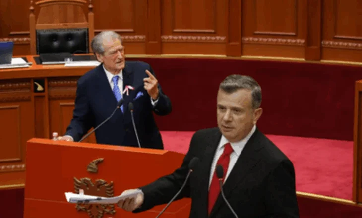 ‘Saliu ‘dhëndri’ i Serbisë’! Balla-Berishës: Pse s’vini në protestën e UÇK? Kryedemokrati: Rama, shërbëtor i Vuçiç