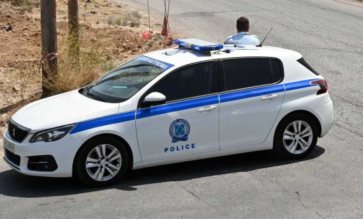 Sekuestrohen 193 kilogramë kanabis në Konicë/ Shoferi shpallet në kërkim, gjatë kontrollit…