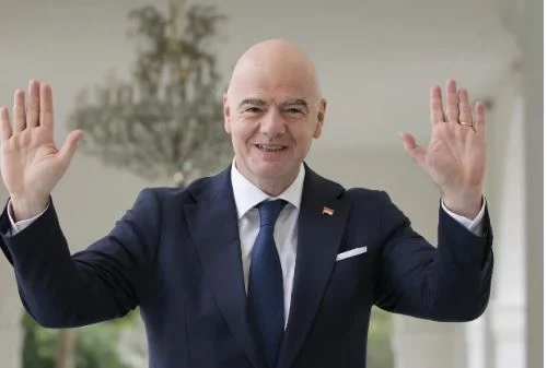 Serbët të shokuar pas humbjes me Shqipërinë, deklaratën e presidentit Infantino e quajnë skandaloze