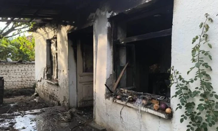 Sërish zjarr në Maliq, flakët shkrumbojnë banesën