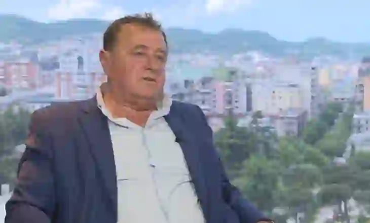 Sfidon Manastirliun, Binajn dhe Qorin! Hyn në garë edhe komunisti Marko Dajti