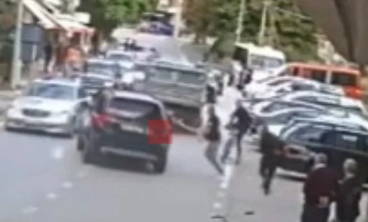 Sherr në mes të rrugës, dyshohet për një të plagosur
