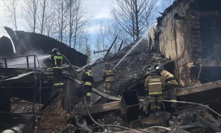 Shpërthim i fuqishëm në fabrikën ushtarake në Rusi, raportohet për 12 viktima