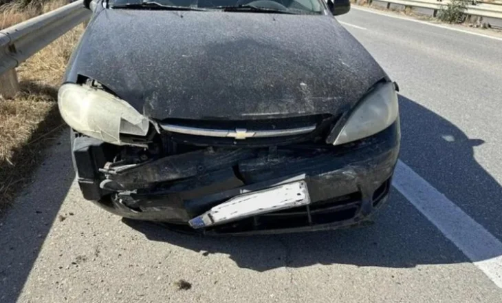 Shqiptari terrorizon qytetarët grek: Përplas me qëllim makinat gjatë lëvizjes