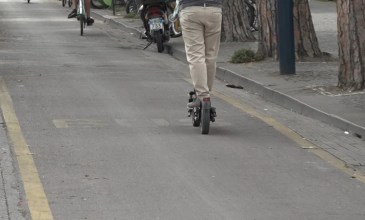 Shtimi i aksidenteve/ Ndalohet përkohësisht qarkullimi i monopatinave elektrike në rrugë