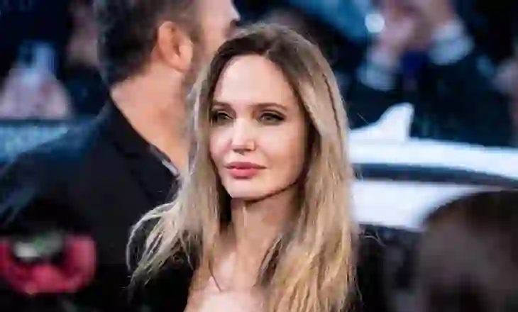 Si e ruan bukurinë Angelina Jolie në moshën 50-vjeçare?