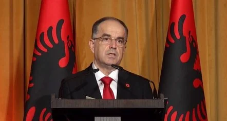 Si shkarkohet presidenti? Avokati sqaron: Kallëzim penal, më pas heton drejtësia