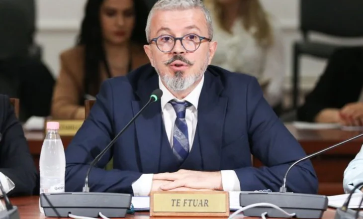 Siguria në sallat e gjyqit/ Ish-kreu i KLP Alfred Balla propozon rikthimin e armëve për gjyqtarët