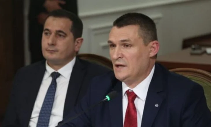 Skandali me mikrokreditë! Dumani: Po verifikohet pozita e zyrtarëve, në gjykim janë 20 persona