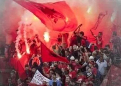 ‘Snajperë, dronë dhe policë civilë’, media zvicerane: Serbi-Shqipëri, ndeshja më e ndezur në botën e futbollit