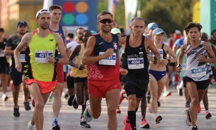 Sot zhvillohet ‘Maratona Fan Run’ në Tiranë, nis nga sheshi ‘Nënë Tereza’ dhe përfundon në fund të Bulevardit ‘Dëshmorit e Kombit’! Ja rrugët që do bllokohen