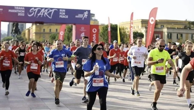 Sot zhvillohet maratona, rrugët që do bllokohen në Tiranë