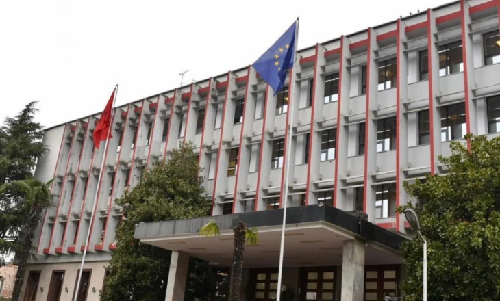 “Spastrim etnik i serbëve në Kosovë”/ Tirana zyrtare i përgjigjet Serbisë: Historia s’mund të shtrembërohet, i papranueshëm ngatërrimi i rolit të agresorit me viktimën