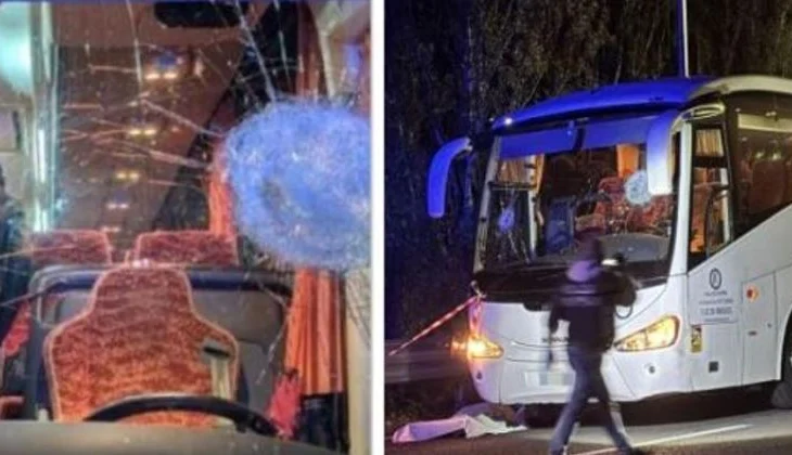 Sulmohet autobusi i sportistëve, vdes shoferi nga gurët e hedhur nga njerëz me maska