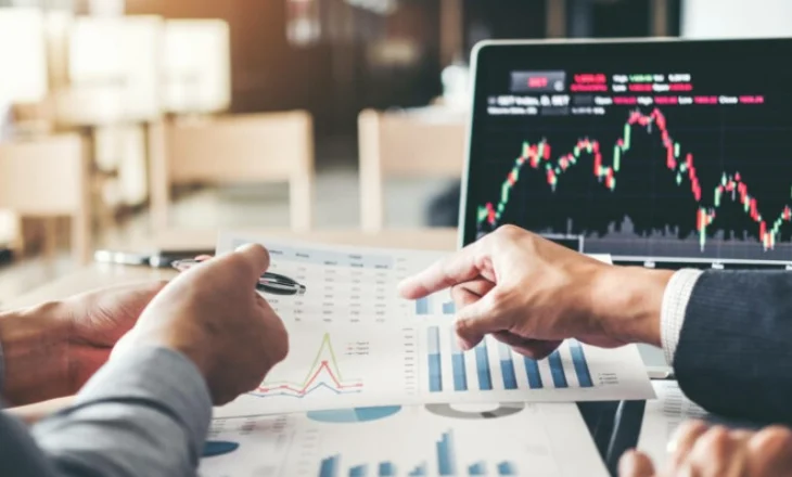 Surprizë në tregun financiar/ Investitorët braktisin euron, ja cila monedhë kryeson