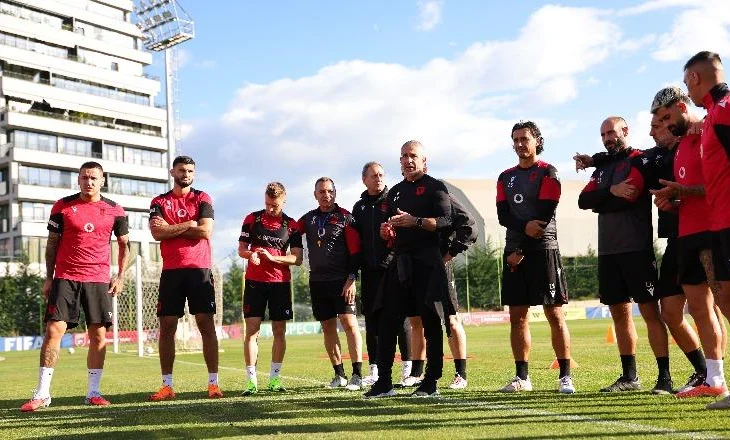 Sylvinjo fton dy futbollistë nga Superliga, Kombëtarja mbyll sot përgatitjet për sfidën kundër Serbisë