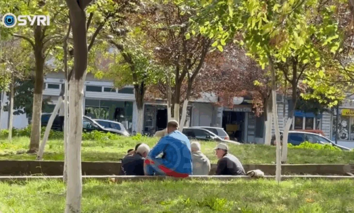 SYRI TV/ Qeveria  do indeksojë pensionin 2.5%/ Të moshuarit në Cerrik: Rama tallet!