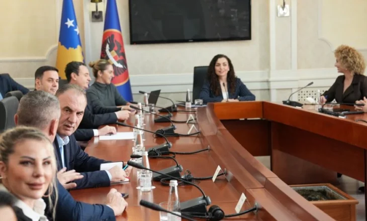 Takimi me presidenten Osmani, liderët politikë: Zgjedhje të reja në dhjetor