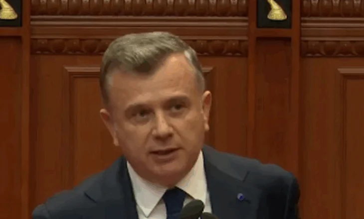 “Të paaftë”! Balla ironizon opozitën, nuk kursen as kandidatin Binaj: Morët ‘zarin’ e Zenit e bëtë ‘kukullën’ e Saliut (VIDEO)