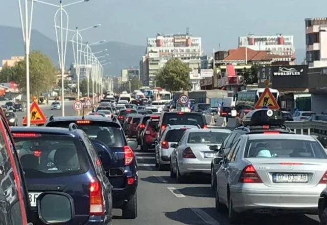 Të rregullojmë trafikun’/ Binaj: Në 1 vit humbasim 15 ditë duke pritur nëpër Tiranë