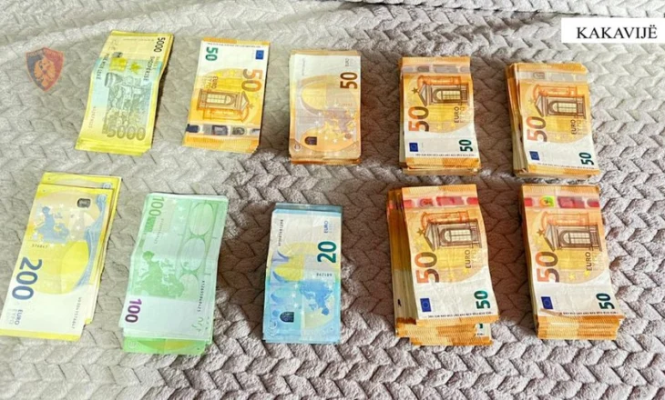 Tentoi të nxirrte nga Shqipëria mbi 20 mijë euro pa i deklaruar, e pëson 51-vjeçari