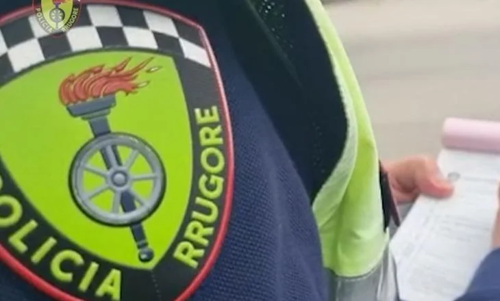 Tentuan të korruptonin punonjësit e Policisë Rrugore, nis hetimi për 2 shoferët në Durrës