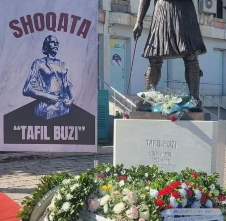 Tepelena nderon Kapedan Tafil Buzin, udhëheqësin e kryengritjeve antiosmane, avokat Idajet Beqiri zbardh detajet nga..