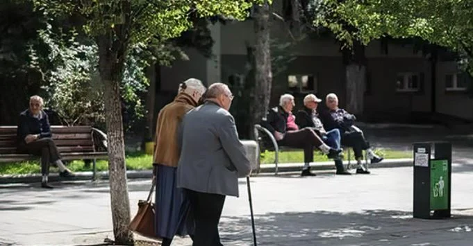 Tiranë, drejtësia godet mashtruesin e të moshuarve – 64-vjeçari përfundon i dënuar