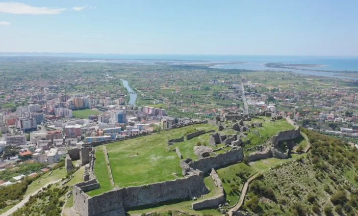 Tjetërsim i pronave në zonën e Lezhës! Lëshohen 10 urdhër arreste, mes tyre zyrtarë dhe policë
