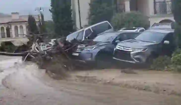 Tragjedi në Bullgari nga përmbytjet, tre viktima në bregdetin e Detit të Zi, rritet alarmi për ndërtimet pa kriter