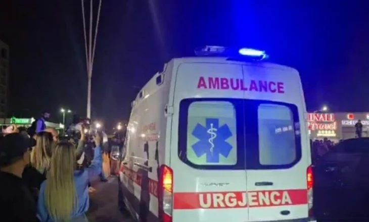 Tragjike/ Vlorë, 17-vjeçari përplaset për vdekje nga ‘Porsche’, familjarët presin prej orësh në spital