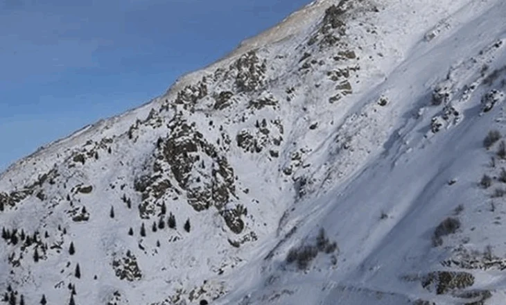 Tre alpinistë kroatë humbin jetën nga orteku