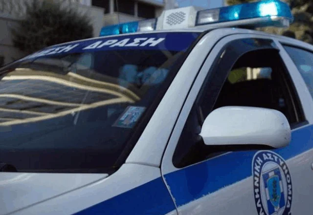 Tre shtetas shqiptarë të kërkuar në Greqi dhe Zvicër bien në prangat e policisë greke